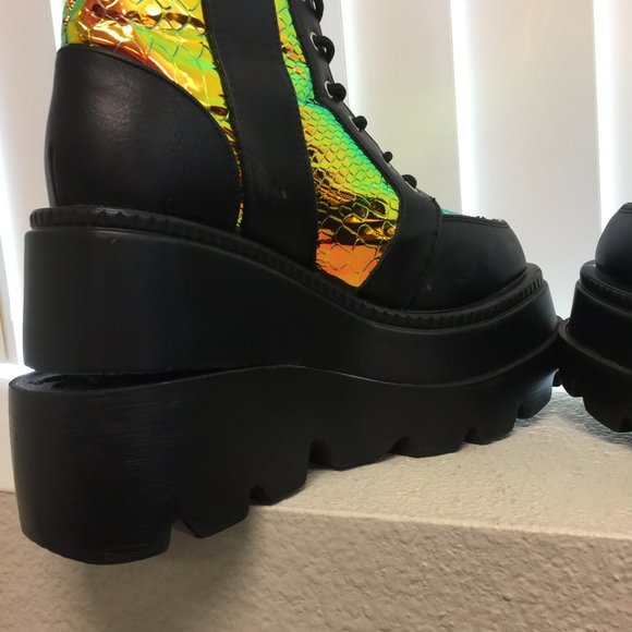 Pre Loved- Cape Robbin Radioactive Platform Boots in Black/8 - SH196 - Picture 6 of 9